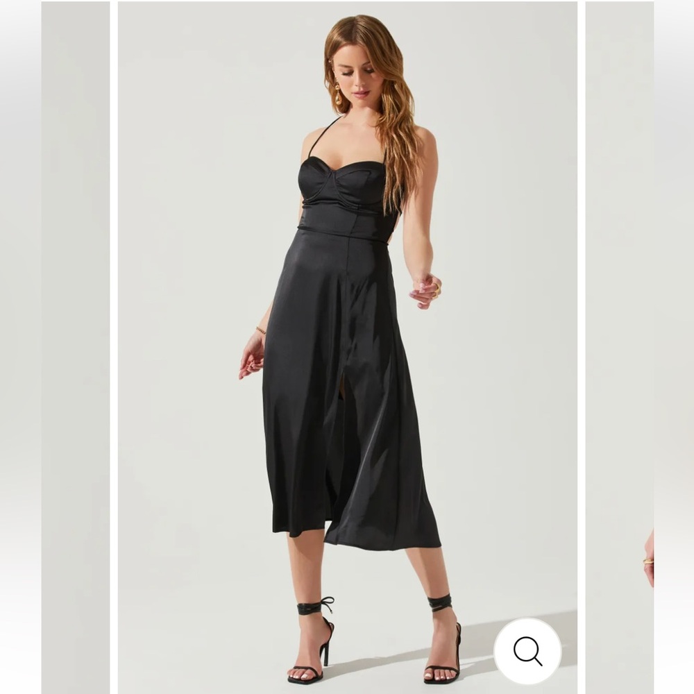 ASTR THE LABEL Elegant Black Midi Dress